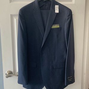 Navy Traveler’s Jos. A. Bank Slim Fit Suit 42L 36W
